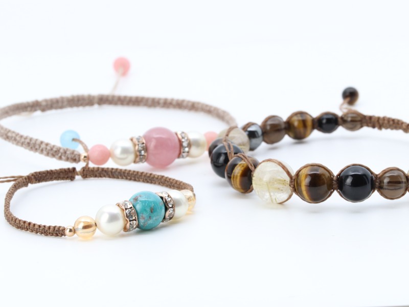 3/19発売：ローズクォーツやラピスラズリなどの人気ストーンを使った編みブレスレットを発売しました
